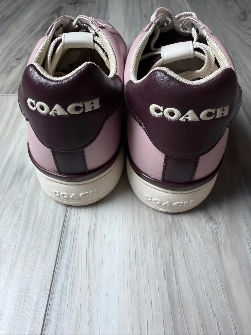 Coach Lowline G5040 Pink Leather Sneakers Women’s Size 10B Burgundy